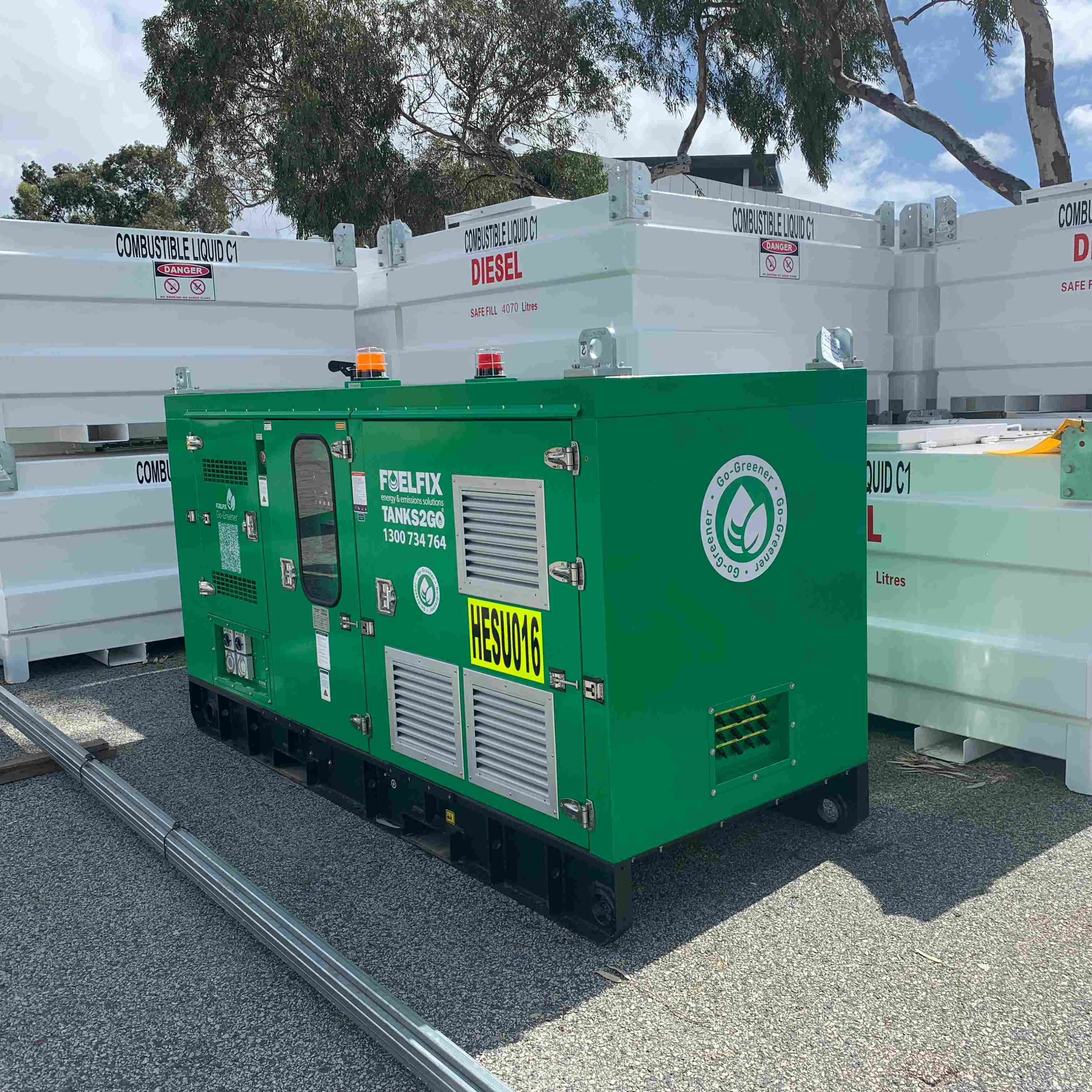 Hybrid Generator HESU20 displayed in the yard, left side picture