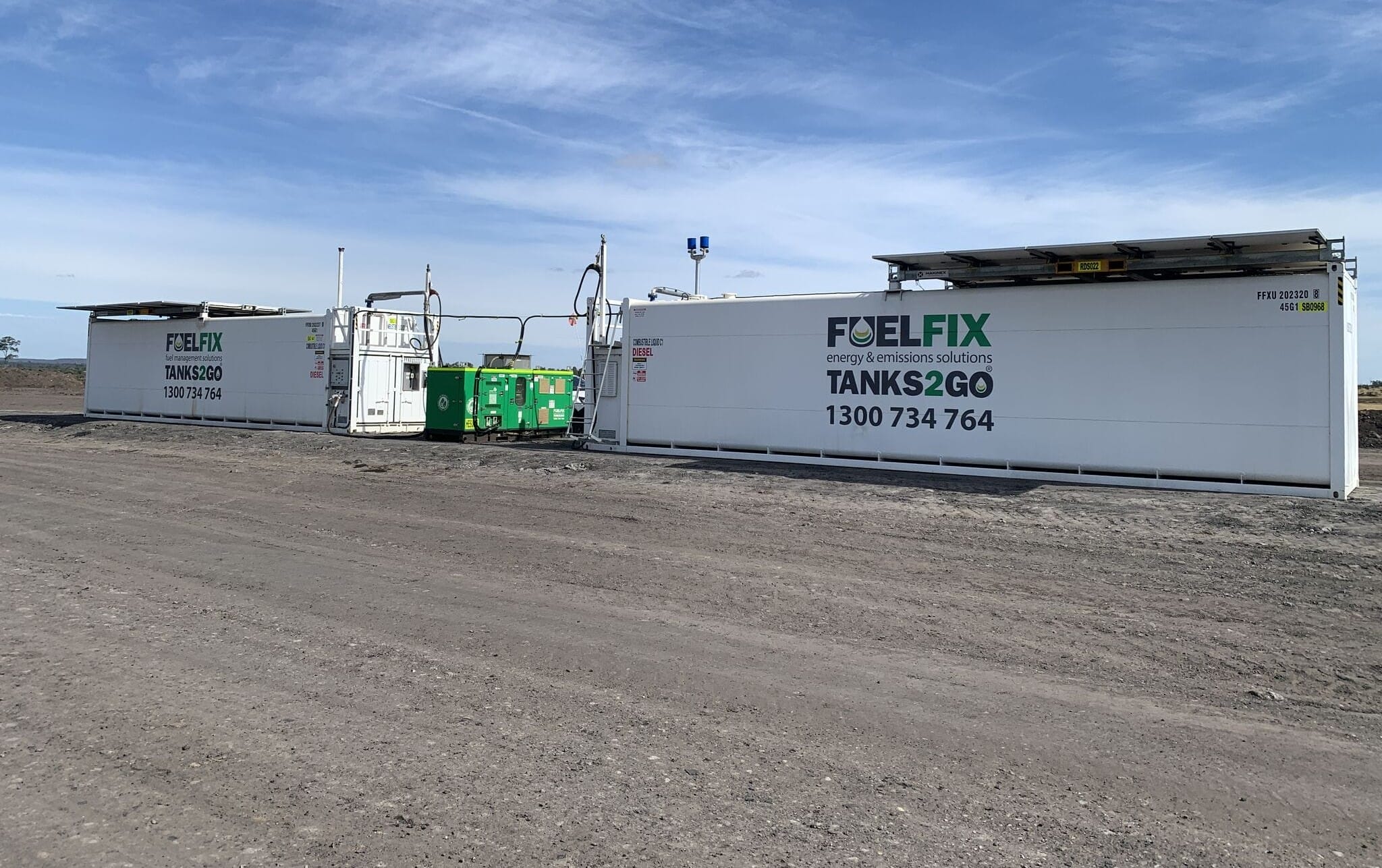 Integrated onsite fuel storage and hybrid power system providing temporary fuel resilience at a remote worksite